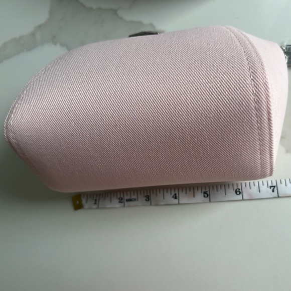 Givenchy 4G Logo Pink CLUTCH Cosmetic MAKEUP Bag POUCH New In Box - Picture 4 of 5